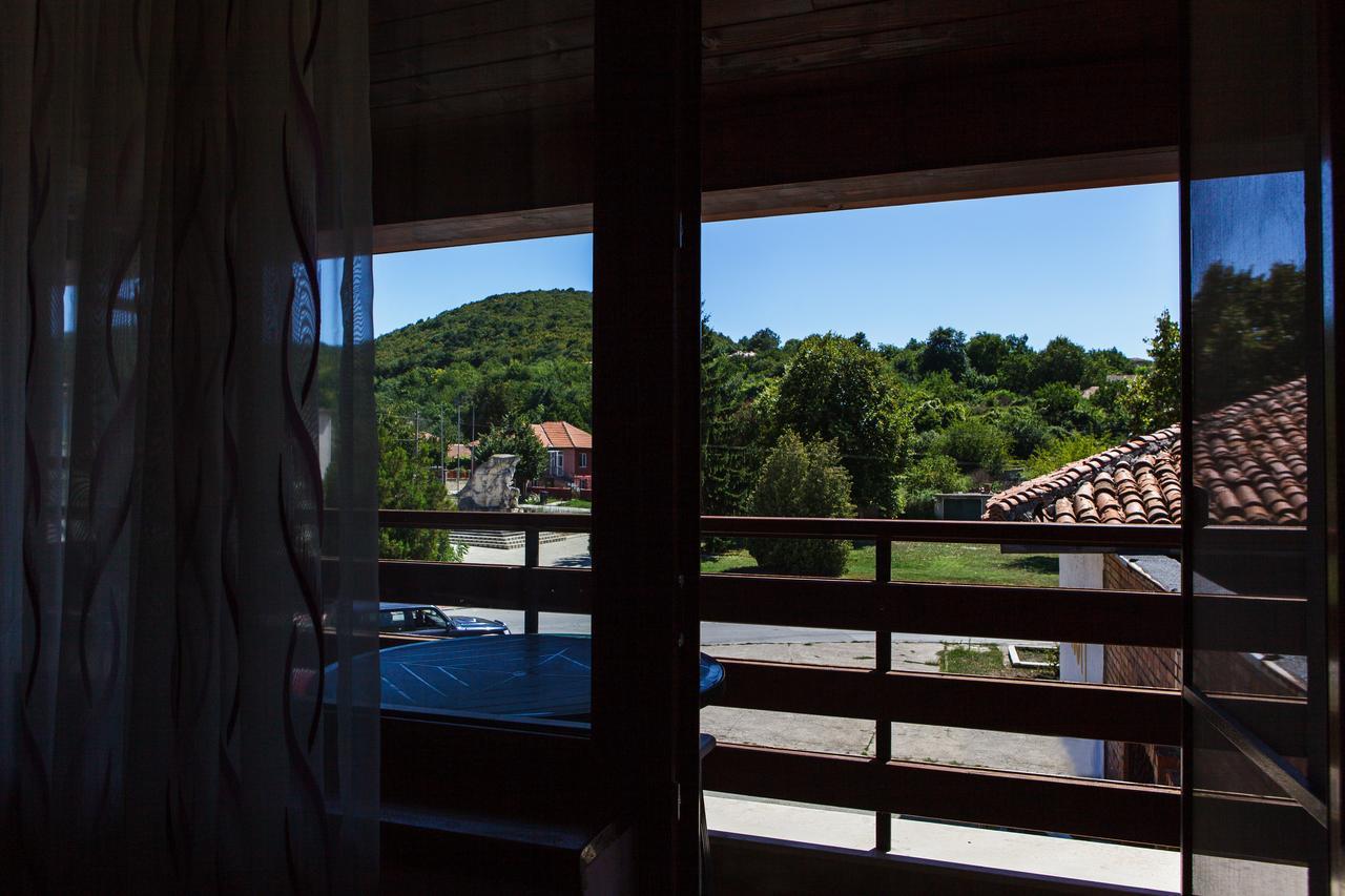Family Hotel Kipra Exterior photo
